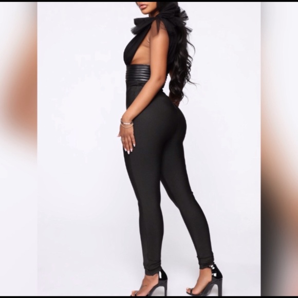 SOLD👀BRAND NEW BODY-CON JUMPER - Picture 2 of 3